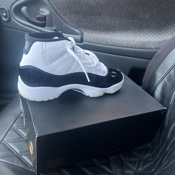 Jordan retro 11 size 8.5